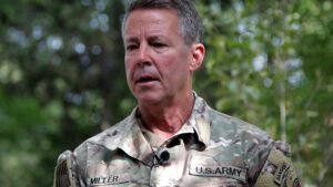 Top US commander hands over command in Afghanistan
