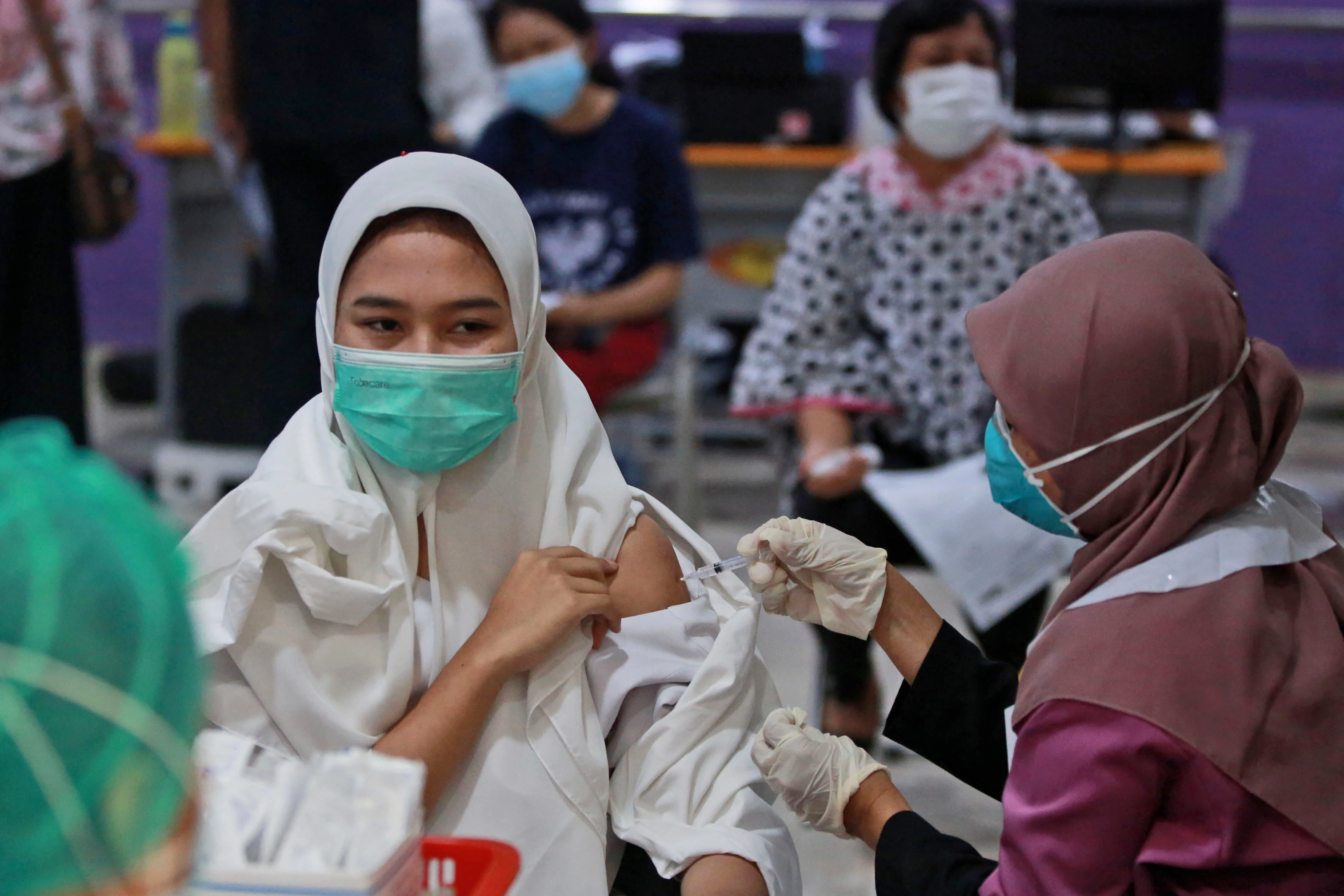 US Ships Moderna Vaccine to Indonesia Amid COVID-19 Surge | Voice of America